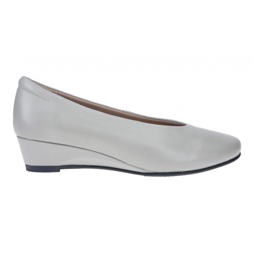 1996 Caratti Leather Wedged Heels (Short, V-throat Vamp)
